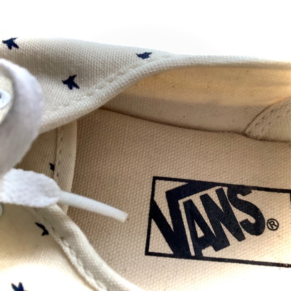 Hummingbird Pattern Vans - Picture 4 of 5